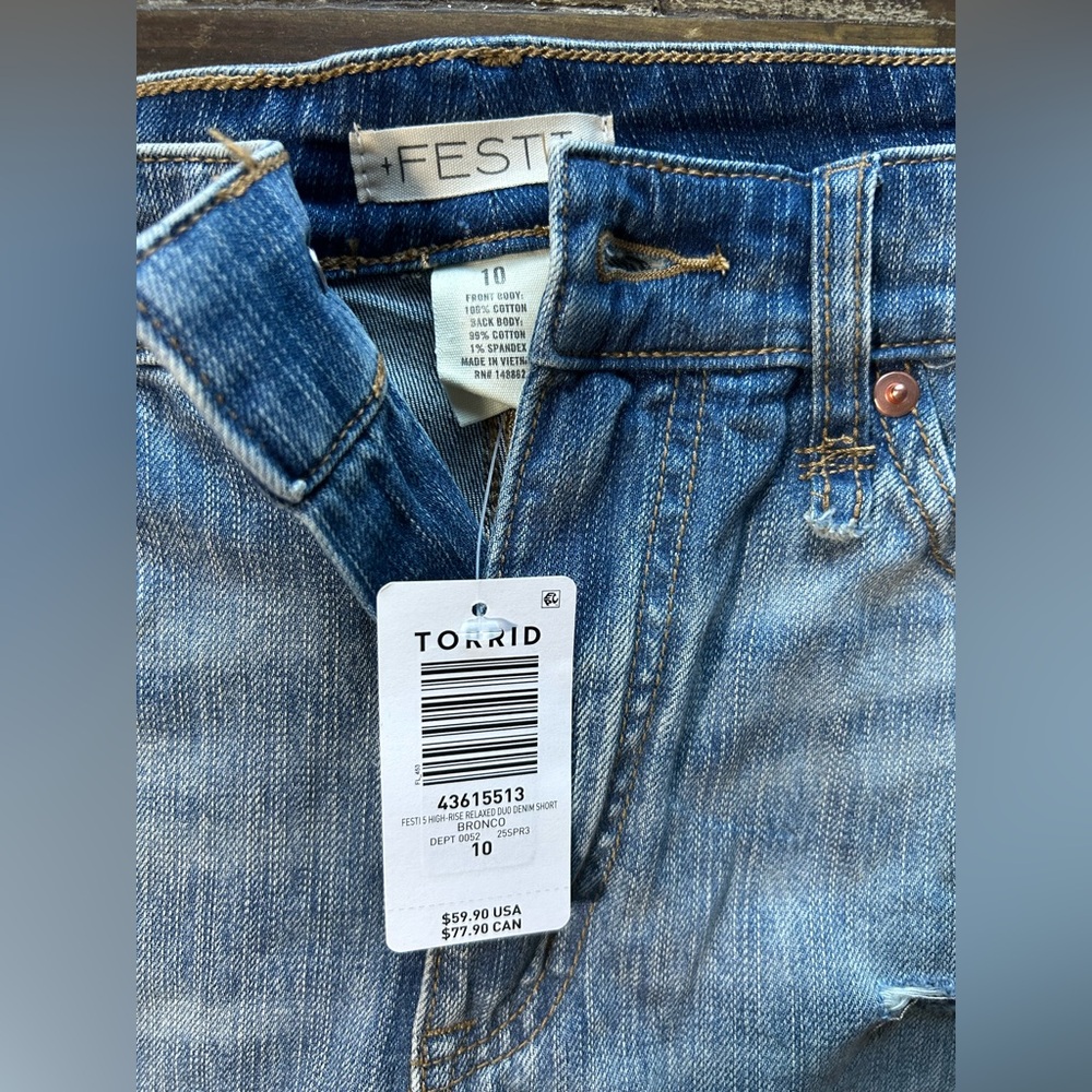 NWT Torrid Festi Classic Blue Denim Shorts